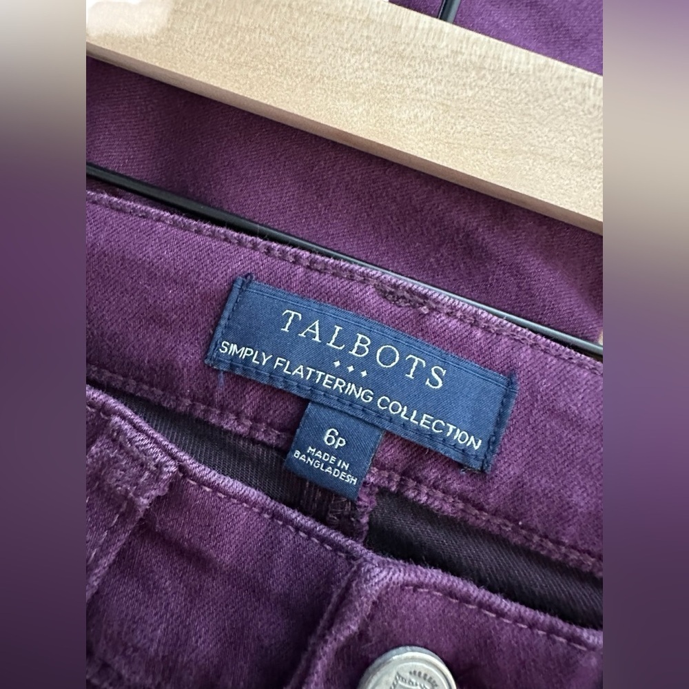 Talbots Simply Flattering Plum Skinny Jeans Size 6P - Picture 7 of 9